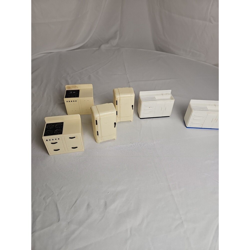 Vintage Dollhouse Kitchen Furniture Lot Renwal & Plasco Refrigerator Sink Stove